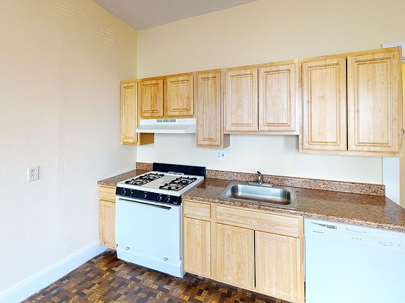 2nd image of 243 Belmont St APT 1