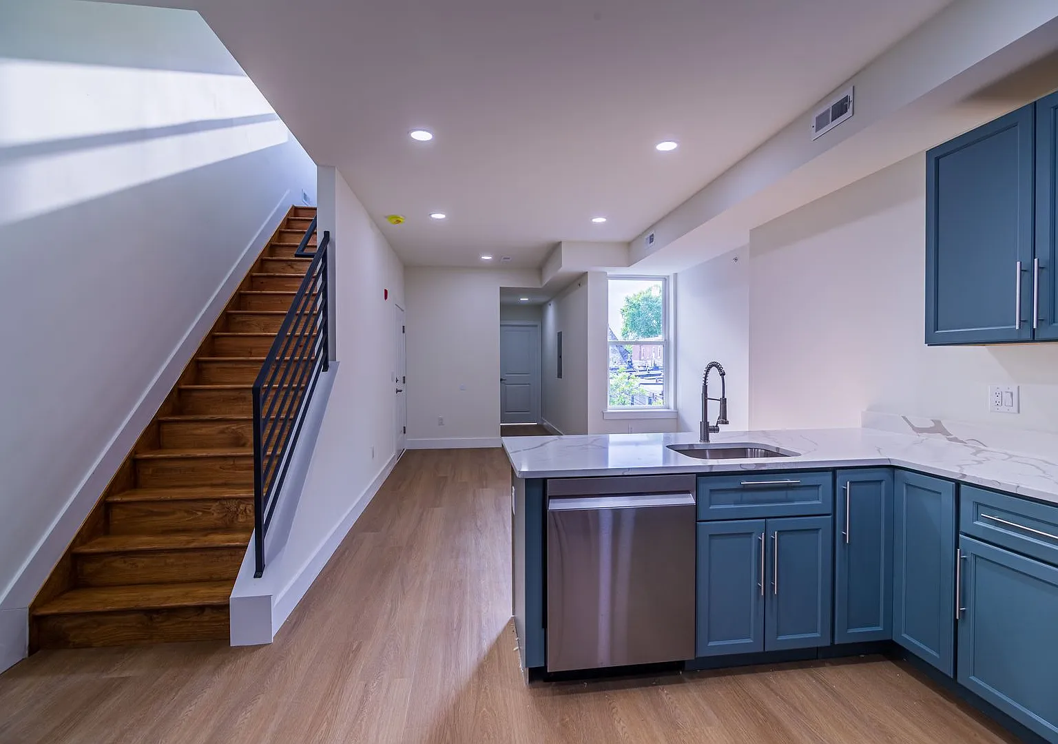 808 N Preston St — Photo 4