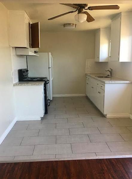 1st image of 3891 Starview Dr #4