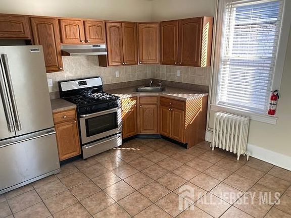 2nd image of 120 Woodbridge Ave
