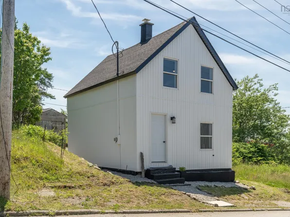 7 Pearl St, Yarmouth, NS B5A 3M4