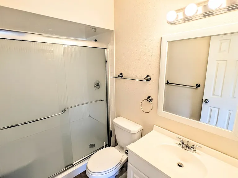 360 Base Ave E #424 — Photo 9