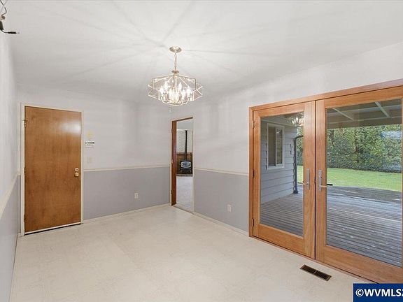 5th image of 1160 24th Ave SW