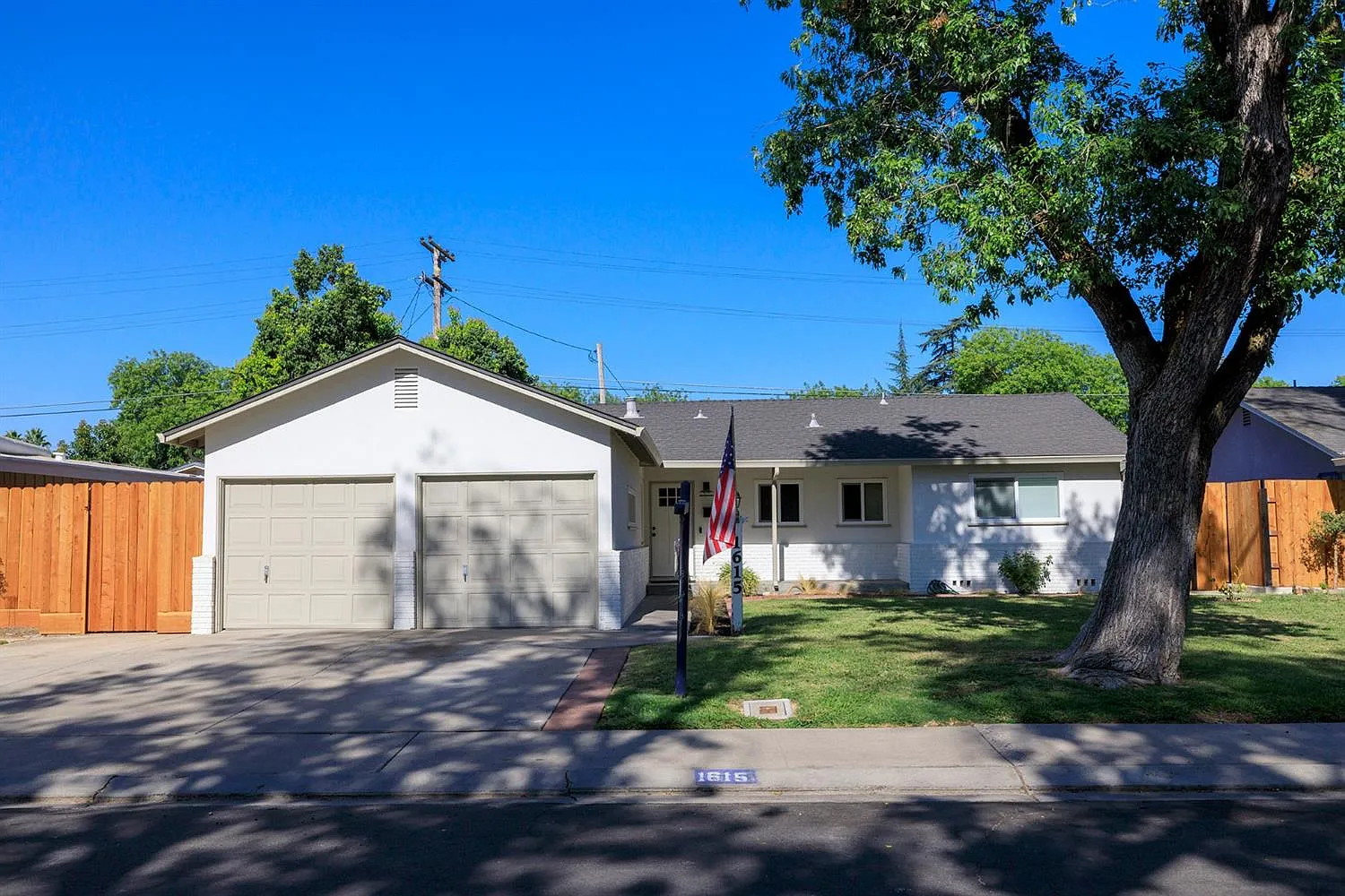 1615 Ardmore Ave photo 1