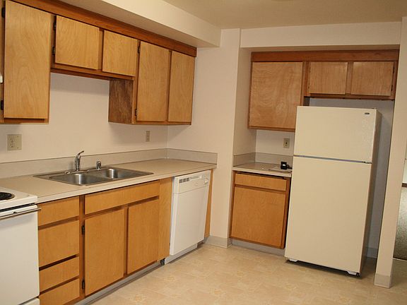 5th image of 4403 NE 62nd Ave