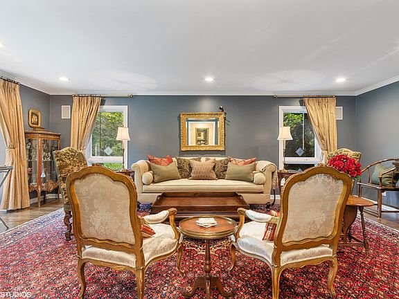 4th image of 24 Dukes Ln
