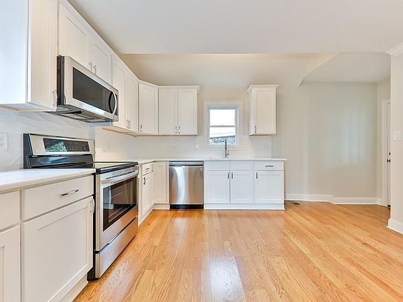 3rd image of 56 Hooper St #1