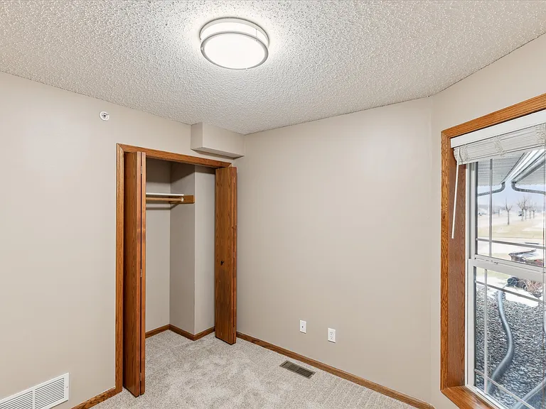 7300 Kahler Cir NE — Photo 13