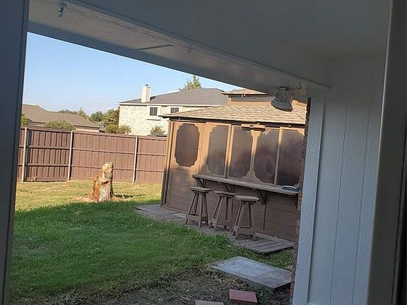 5th image of 500 Vicki Ln