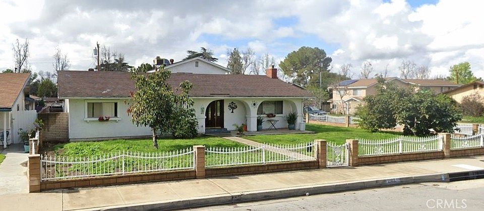 1st image of 2302 8th St