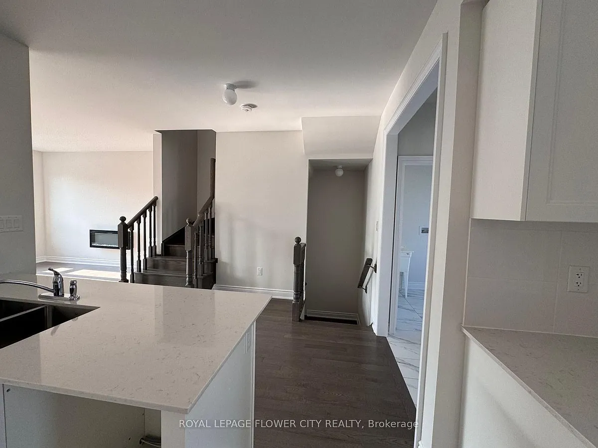 Building Photo - 121 Tennant Cir