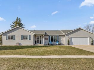 101 Knoll Ct, Rosendale, WI 54974