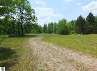 6040 Gleaner Hall Rd, Kingsley, MI 49649