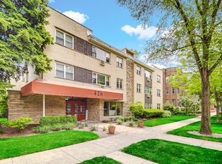 426 S Lombard Ave APT 104, Oak Park, IL 60302