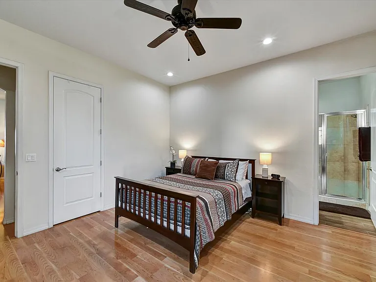 412 E Yearling Rd — Photo 19