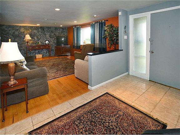 2nd image of 1223 Northwestern Dr
