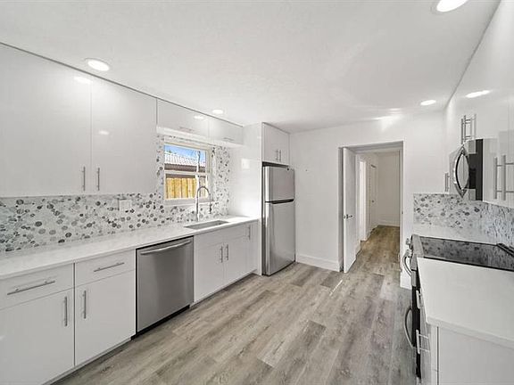 5th image of 518 Kingbird Cir