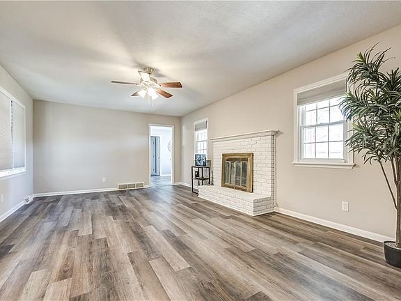 5th image of 3018 S Hardy Ave