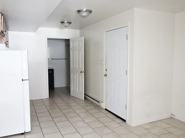 1019 Saint Paul St — Photo 4