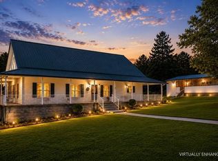 24 Oak Creek Dr, Huntsville, TX 77340