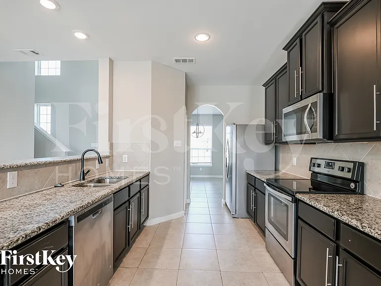 710 Shady Meadow Ln — Photo 6