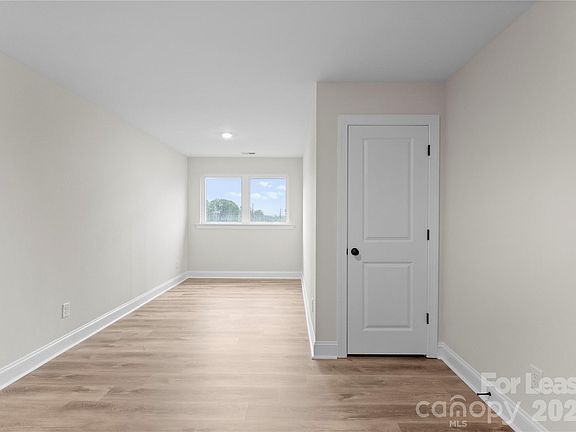3rd image of 3236 Riley Ave