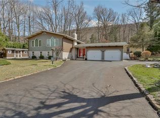 81 Park Ave, Nesquehoning, PA 18240