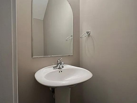 4th image of 5479 Albany Terrace Way