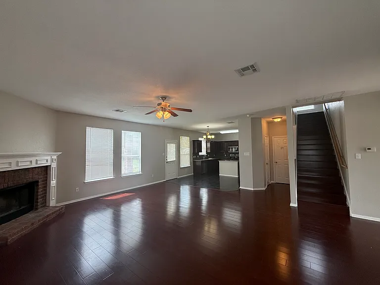 502 Constellation Dr — Photo 12