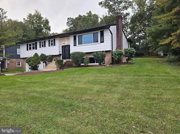 7109 Lois Ln, Lanham, MD 20706