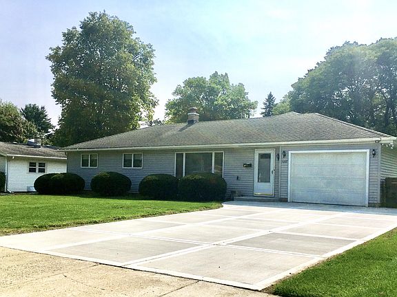 3rd image of 1007 W Moreland Blvd