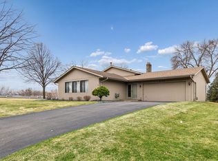 8706 Westwind Cir, Eden Prairie, MN 55344