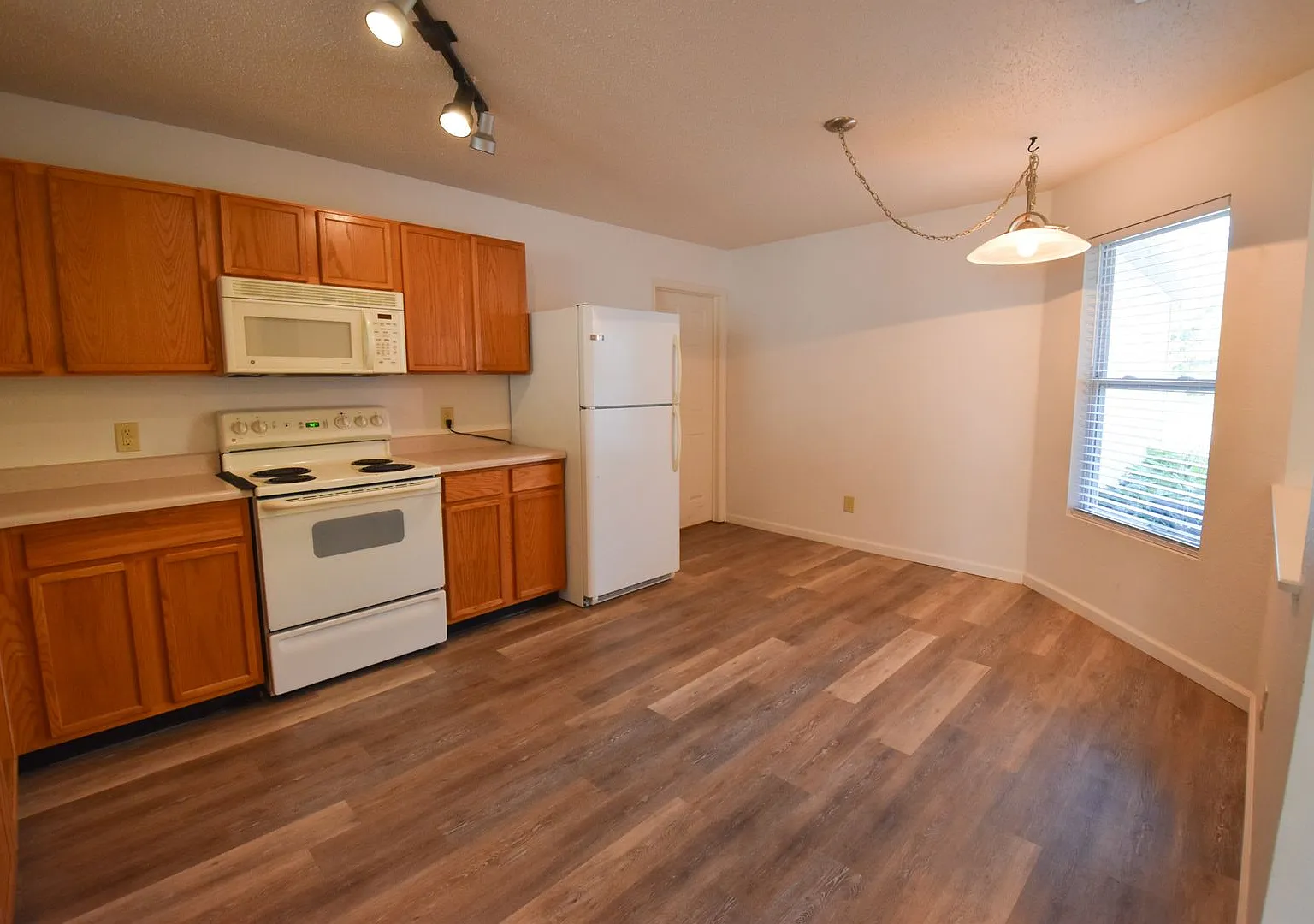 3 Bedroom 2 Full Bath Home In Greenfield IN — Photo 1