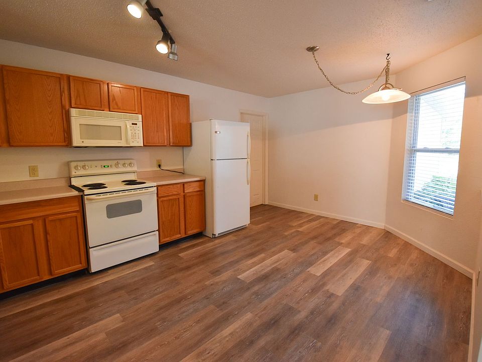 1st image of 551 Runnymede Ct