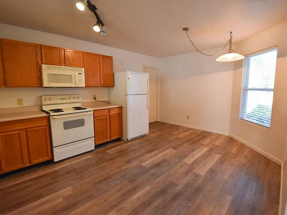 551 Runnymede Ct