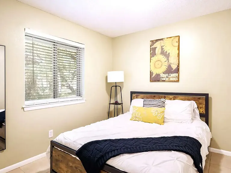 3817 Crater Lake Ct — Photo 17