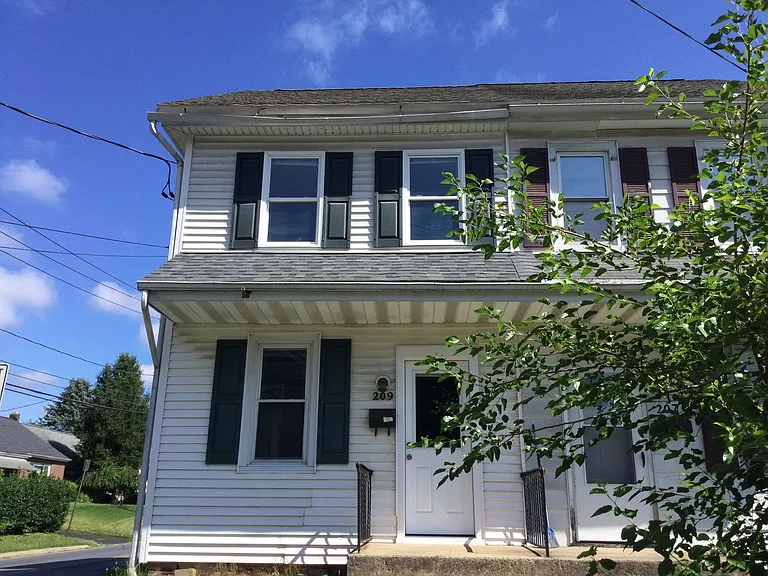 209 W Frederick St — Photo 30