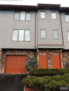 290 Hamilton Pl APT 18, Hackensack, NJ, 07601