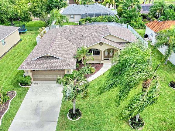 4th image of 2509 SW 38th Ter