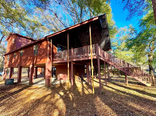 774 River Oaks Dr, West Point, MS 39773