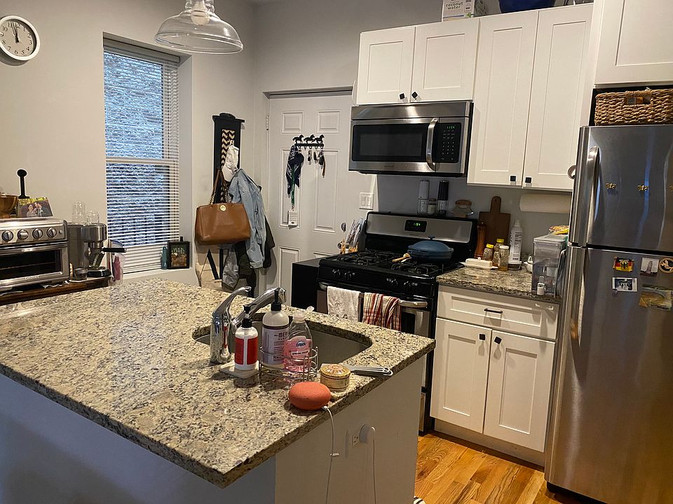 1st image of 877 N Paulina St APT 1R