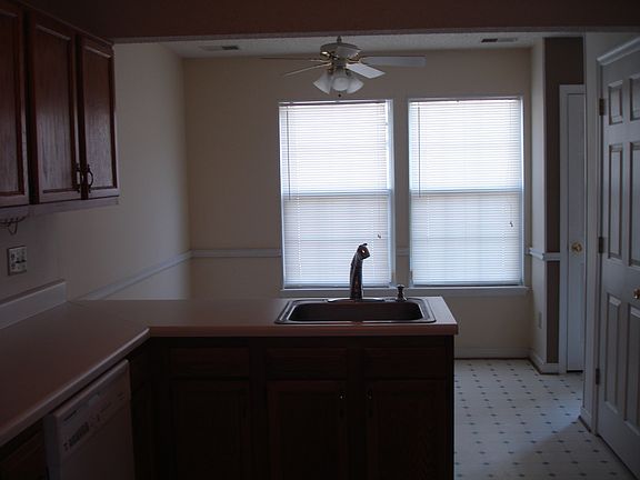 3rd image of 2919 Mary Beth Ln