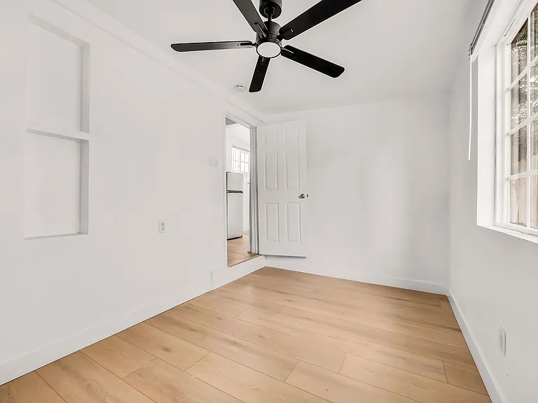 940 Arcadia Pl — Photo 9