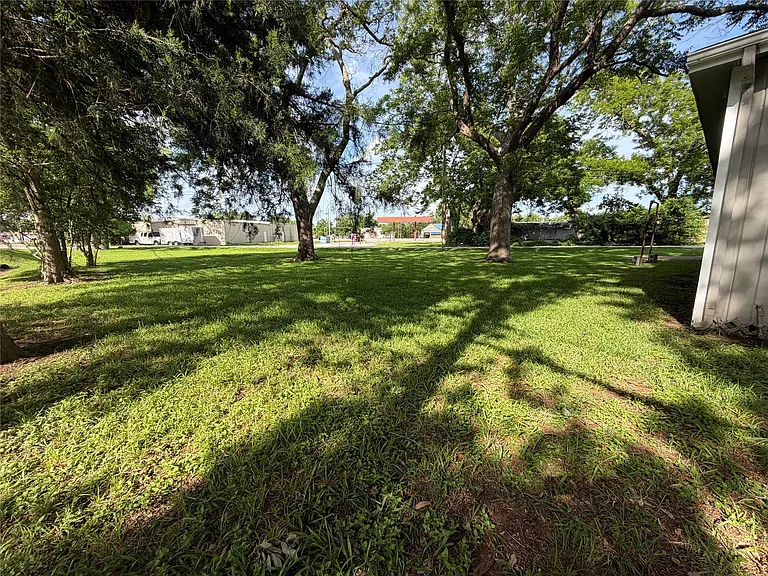 819 W Kyle Rd — Photo 22