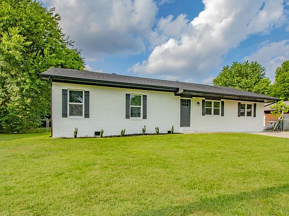 2nd image of 503 SE 10th St