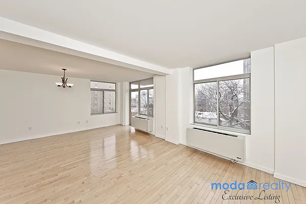 Rented by Moda Realty | media 18