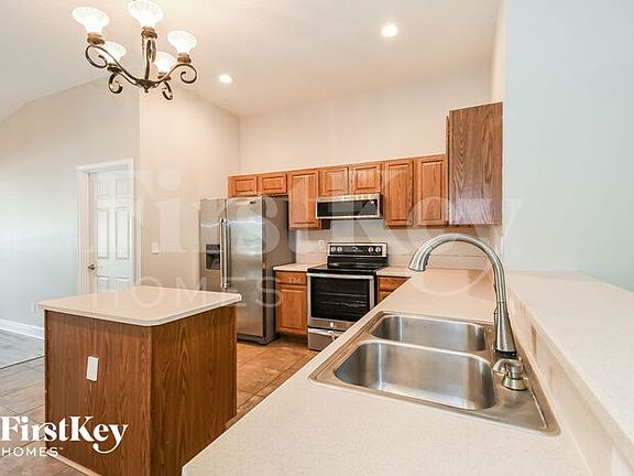 5th image of 3401 Westfield Dr