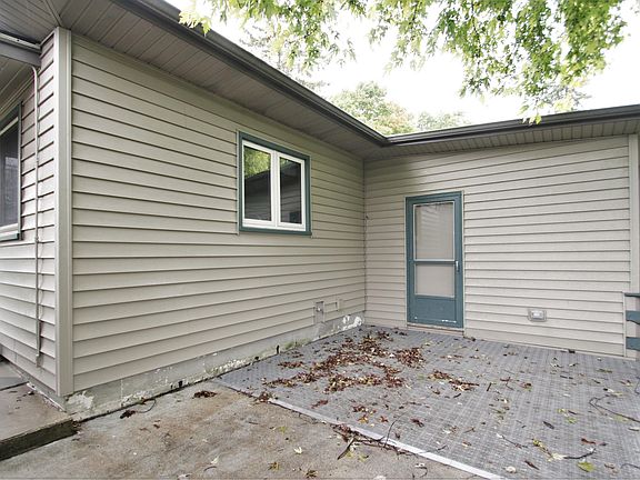 3rd image of 403 S Concord Ave
