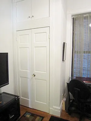 Rented by City Connections Realty | media 8