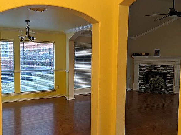3rd image of 2320 Caldwell Dr